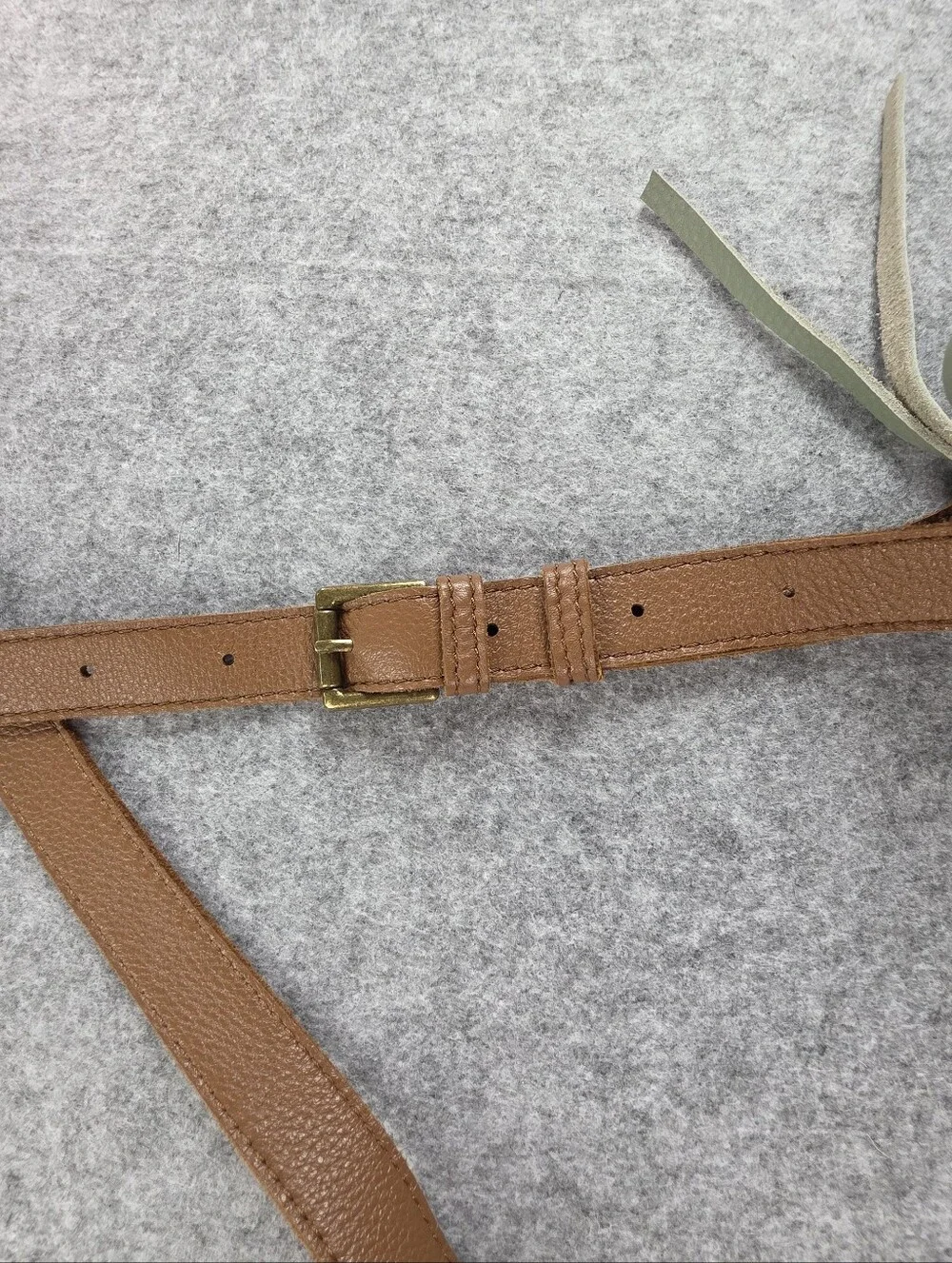 The Sak Los Feliz Crossbody bag in a soft sage green leather Purse - Picture 11 of 11